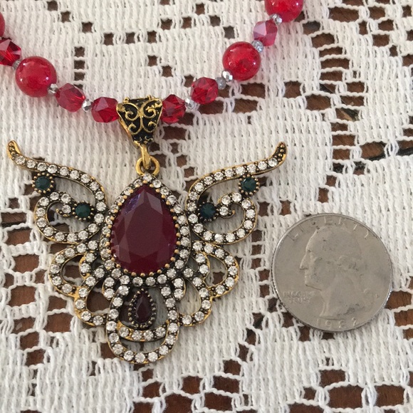 Gorgeous Pendent Necklace - Picture 7 of 7